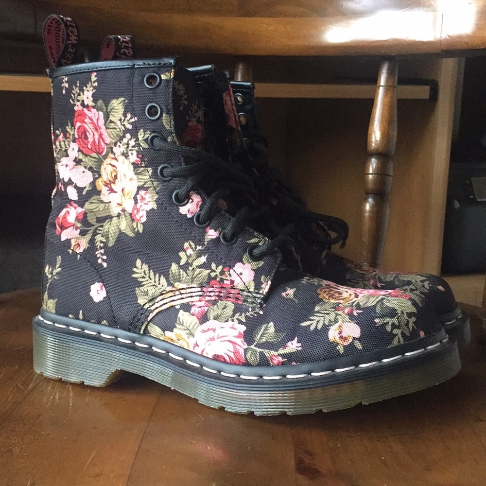 NBW Floral Dr. Martens!